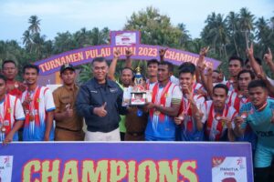 Read more about the article Bupati Natuna Resmi Tutup Turnamen Sepak Bola Pulau Midai Tahun 2023