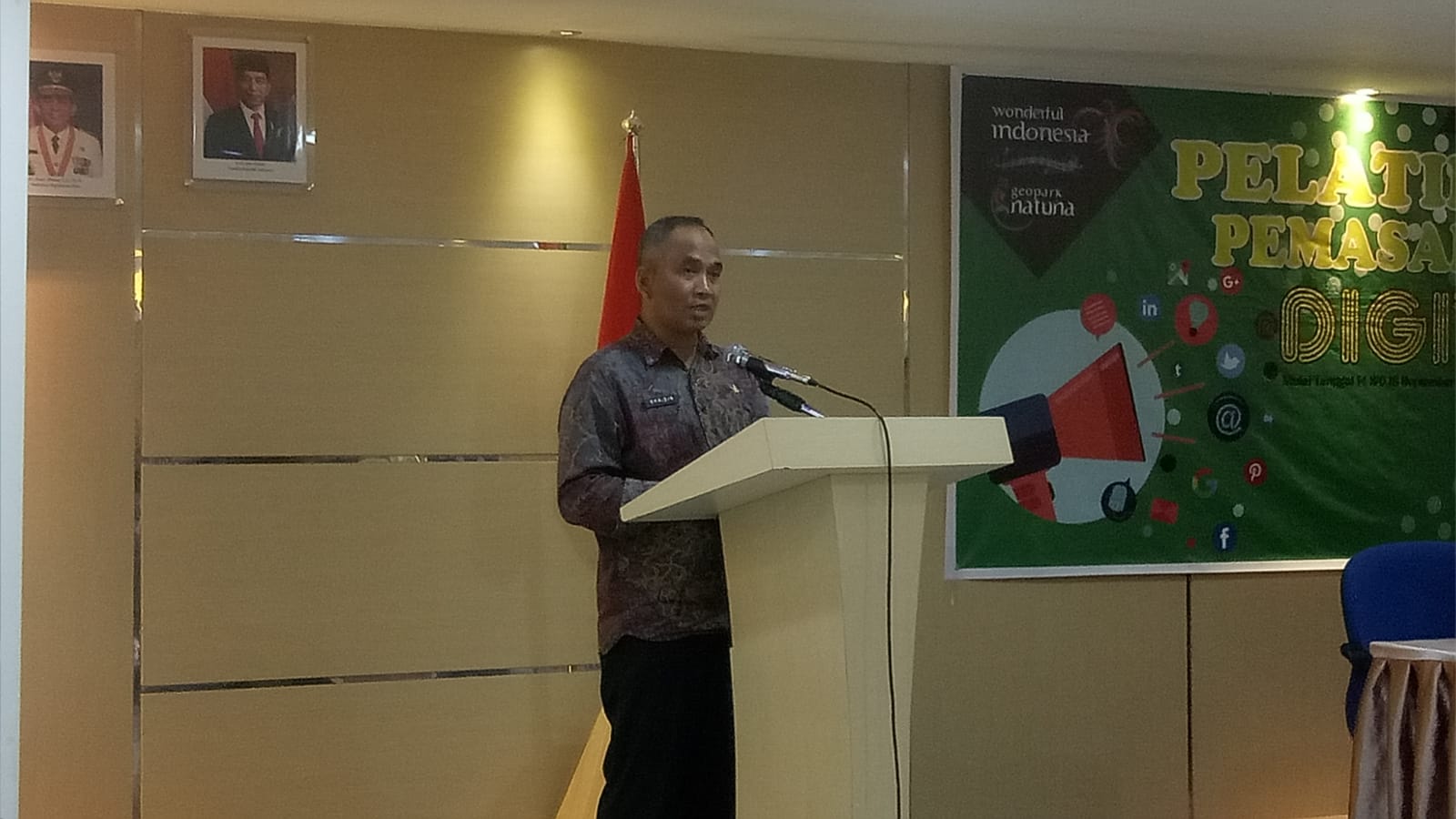 You are currently viewing Gelar Pelatihan Pemasaran Digital, Asisten l Natuna Ajak Peserta Meningkatkan Pengetahuan Tentang Pemasaran.