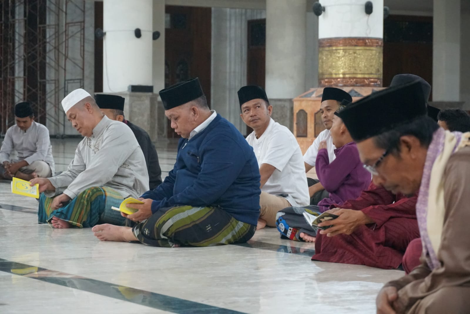 You are currently viewing Pemkab Natuna Laksanakan Yasinan dan Tahlilan Rutin Gabungan OPD Natuna