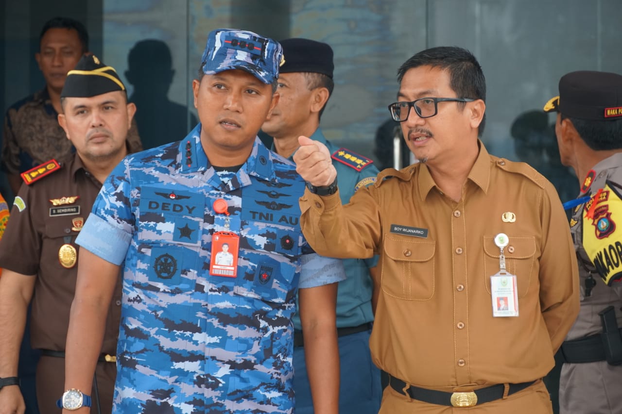 You are currently viewing Sekda Natuna Hadiri Open Base Dirgantara dan Static Show Pesawat C Hercules