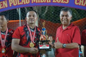 Read more about the article Tutup Turnamen Bola Voli Pulau Midai, Bupati Natuna : Kepada Pemenang Jangan Berpuas Hati, Tetap Bersyukur