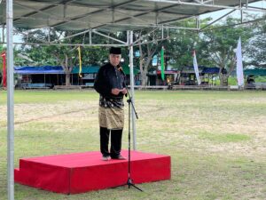 Read more about the article Bupati Natuna Letakkan Batu Pertama Pembangunan Tribun Lapangan Bola Kaki Sri Srindit