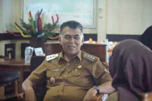 Read more about the article Serahkan NPHD dan BAST Hibah Tanah Kepada PMI Natuna, Bupati Natuna : Gunakan dan Manfaatkan dengan Baik dan Benar