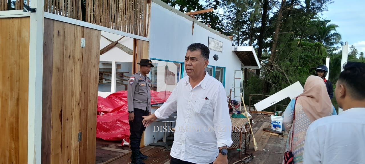 You are currently viewing Bupati Natuna Tinjau Lokasi Terdampak Cuaca Ekstrim