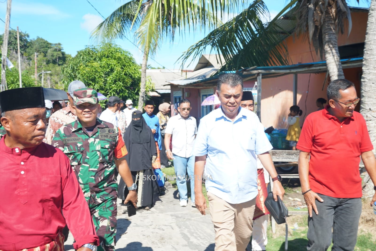 You are currently viewing Sambangi Desa Batu Berian, Bupati Natuna Gelar Silaturahmi Bersama Masyarkat Di Mesjid Jami Al Ashor.