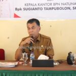 Bupati Natuna Secara Langsung Serahkan Sertifikat Tanah Program Pendaftaran Tanah Sistematis Lengkap (PTSL) TA 2023
