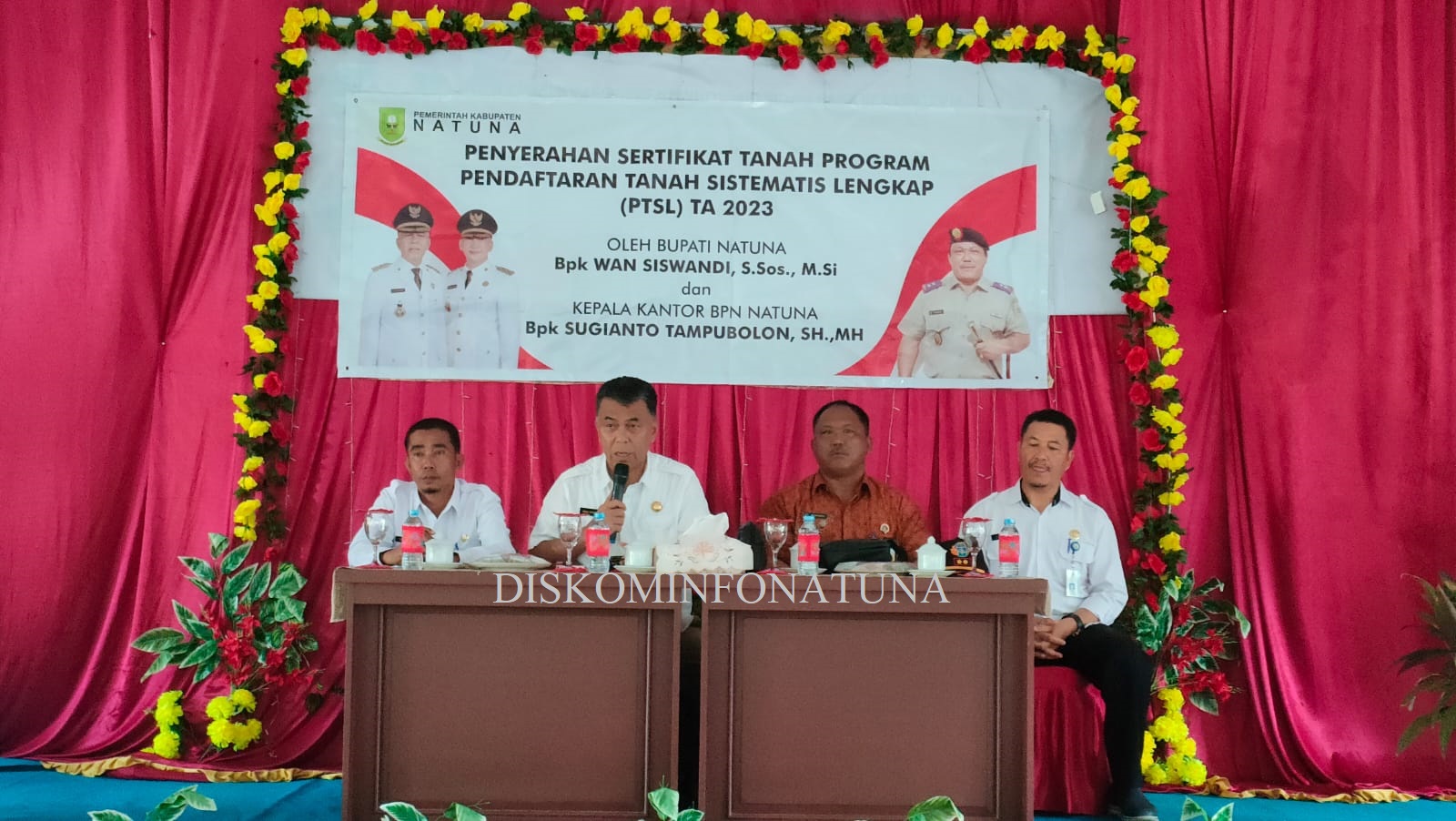 You are currently viewing Bupati Natuna Kembali Serahkan Sertifikat Tanah Program Pendaftaran Tanah Sistematis Lengkap T.A. 2023