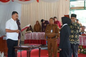 Read more about the article Bupati Natuna Lantik Anggota BPD PAW Desa Air Putih Kecamatan Midai Periode 2020-2026