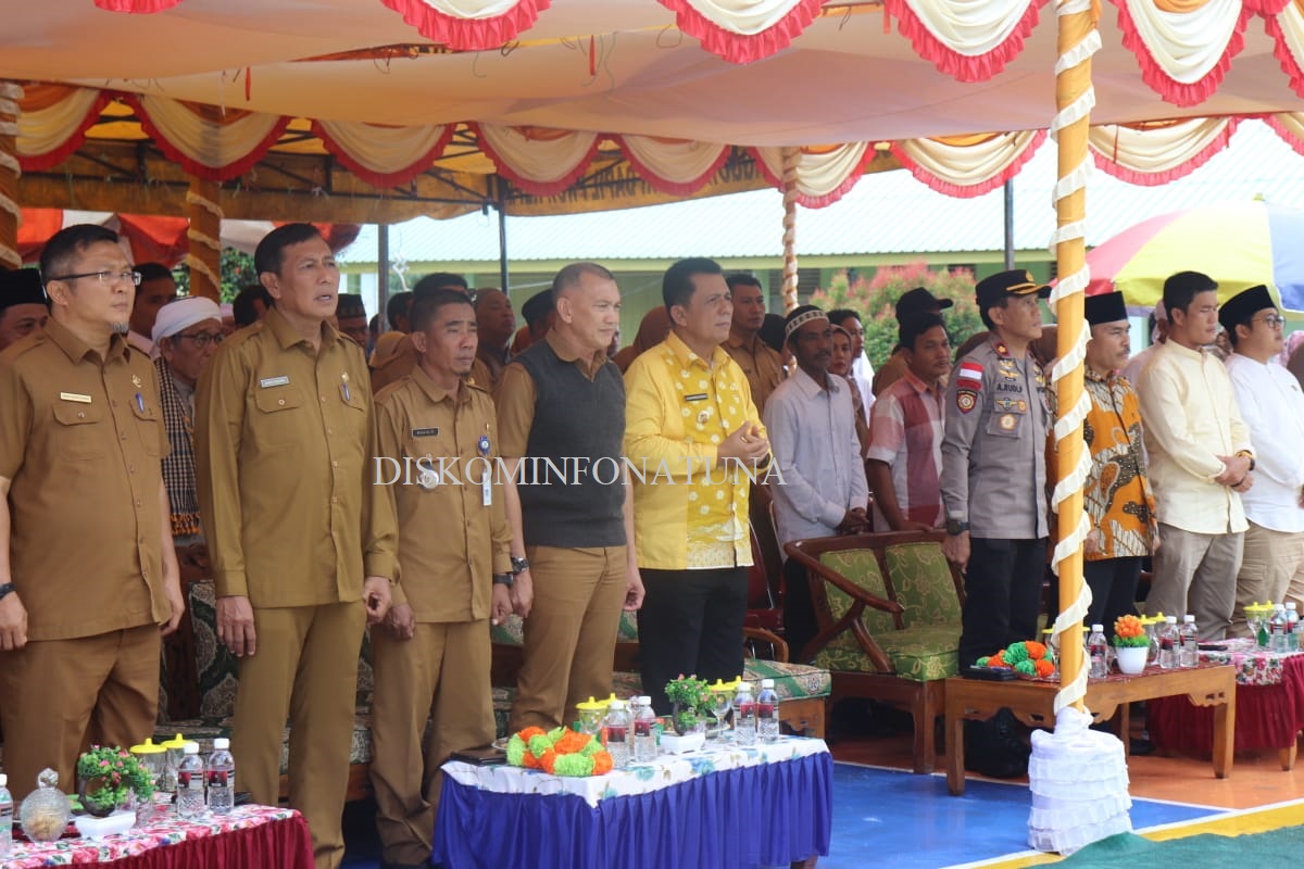 You are currently viewing Wakil Bupati Natuna Dampingi Gubernur Ansar Serah Terima Sapras dan Utilitas Umum di SMKN 1 Bunguran Barat