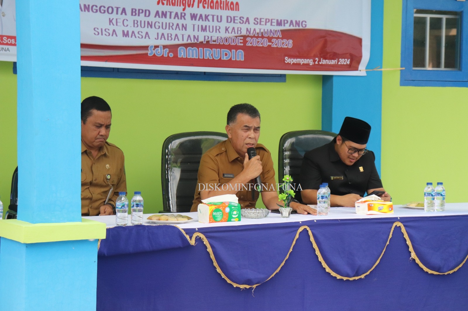 You are currently viewing Lantik Anggota BPD Antar Waktu Desa Sepempang, Bupati Natuna Turut Resmikan Perpustakaan Jelita