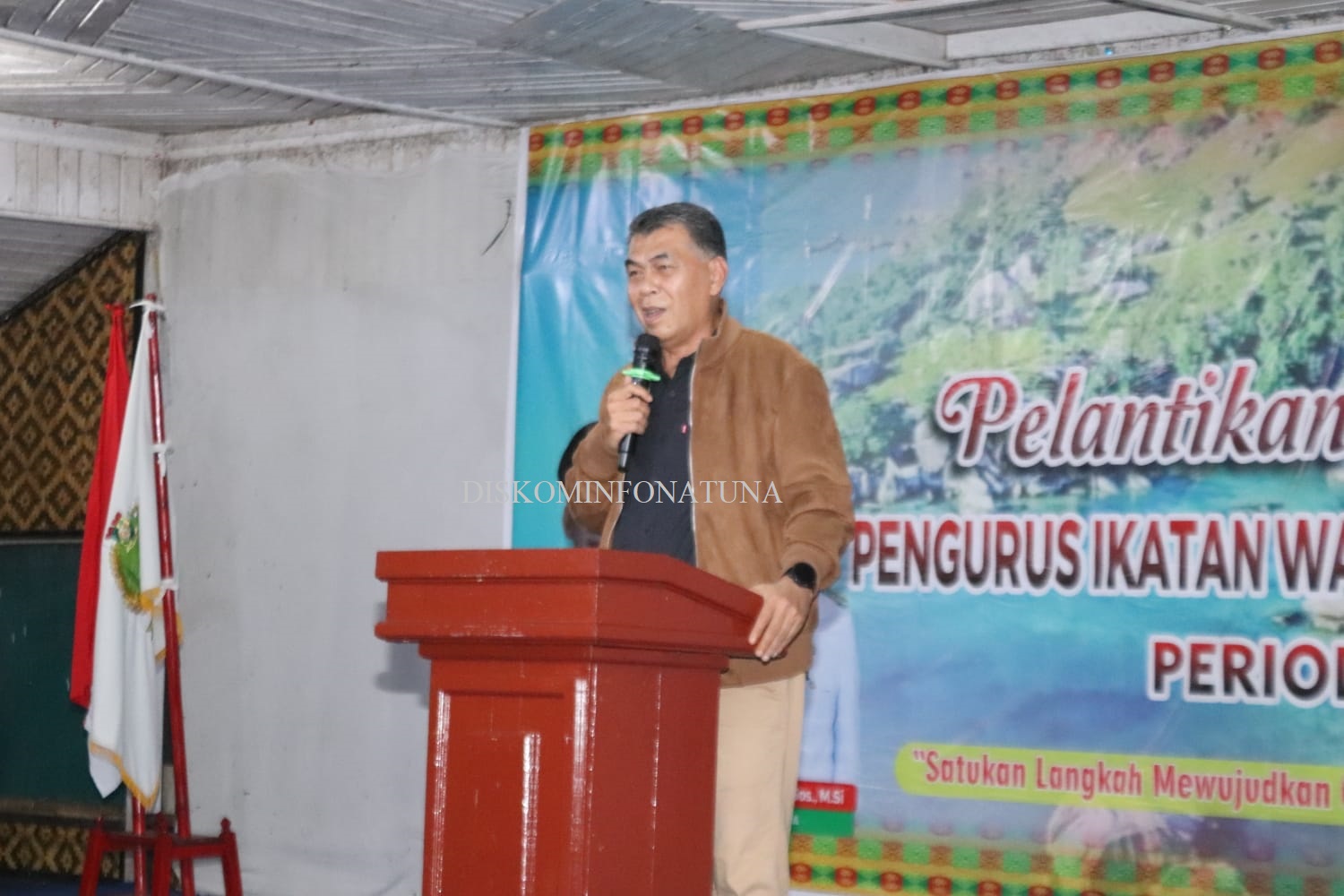 You are currently viewing Bupati Natuna hadiri Pelantikan dan Pengukuhan Pengurus Ikatan Warga Kampar Natuna