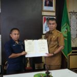 Tandatangi MoU Bersama PT Pos Indonesia, Bupati Natuna Gelar Kerjasama Penyaluran Bantuan Sosial Kemiskinan Ekstrim