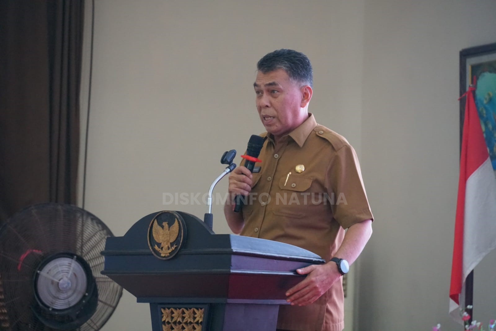You are currently viewing Buka Rapat Monitoring dan Evaluasi (SP4N-LAPOR), Bupati Natuna : Pembangunan Harus Berorientasi Pada Kesejahteraan Masyarakat