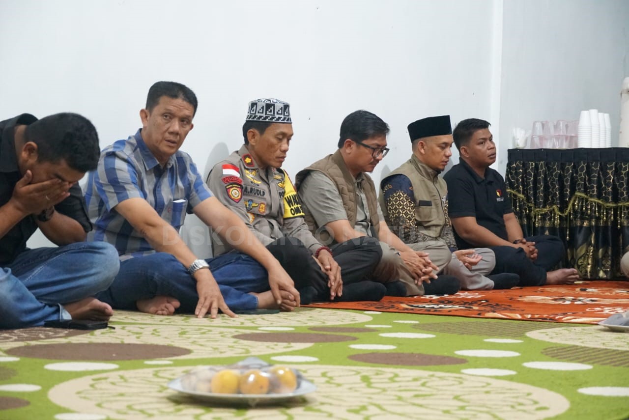 You are currently viewing Sekda Natuna Melaksanakan Rapat Koordinasi Bersama KPU Natuna Jelang Pemilu Serentak 2024 dan Sekaligus Melaksanakan Pemusnahan Kelebihan Surat Suara dan Surat Suara Rusak