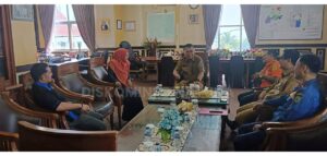 Read more about the article Temui Bupati Natuna Di Ruang Kerjanya, Ketua Pengadilan Agama Natuna Pamit