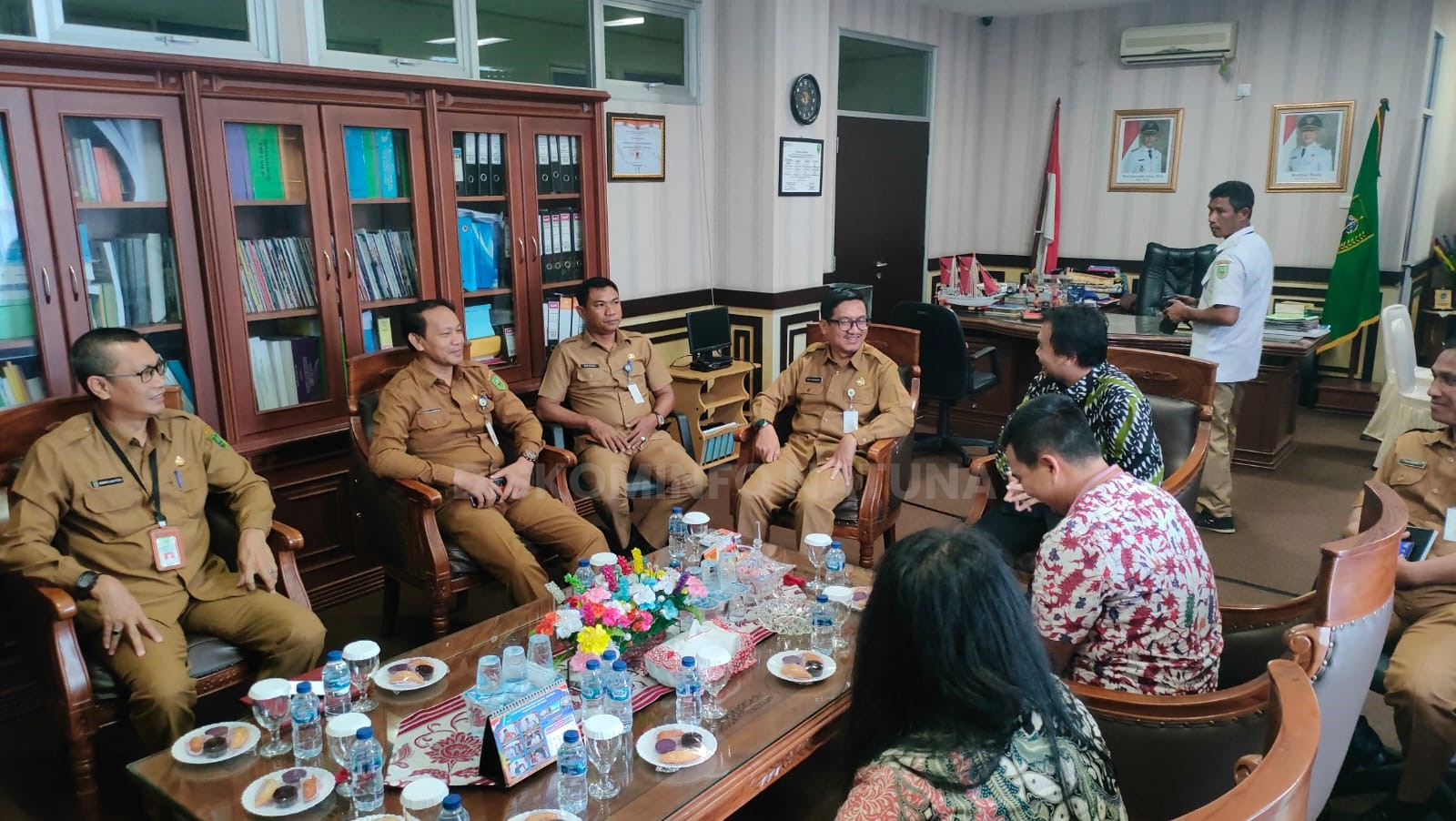 You are currently viewing Audiensi Otoritas Jasa Keuangan Provinsi Kepri Dengan Sekretaris Daerah Kabupaten Natuna