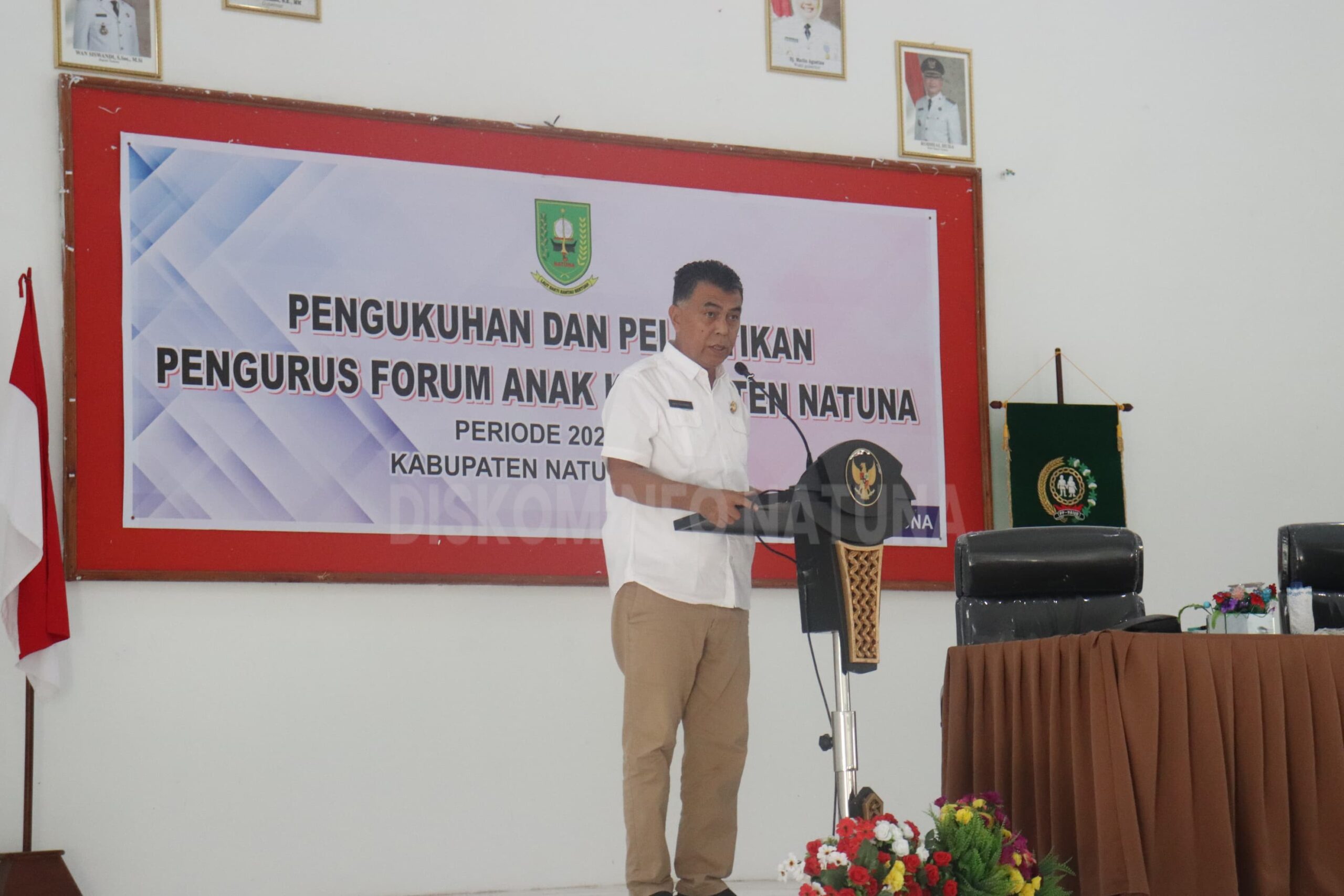 You are currently viewing Bupati Natuna Kukuh Pengurus Forum Anak Kabupaten Natuna Periode 2024-2025