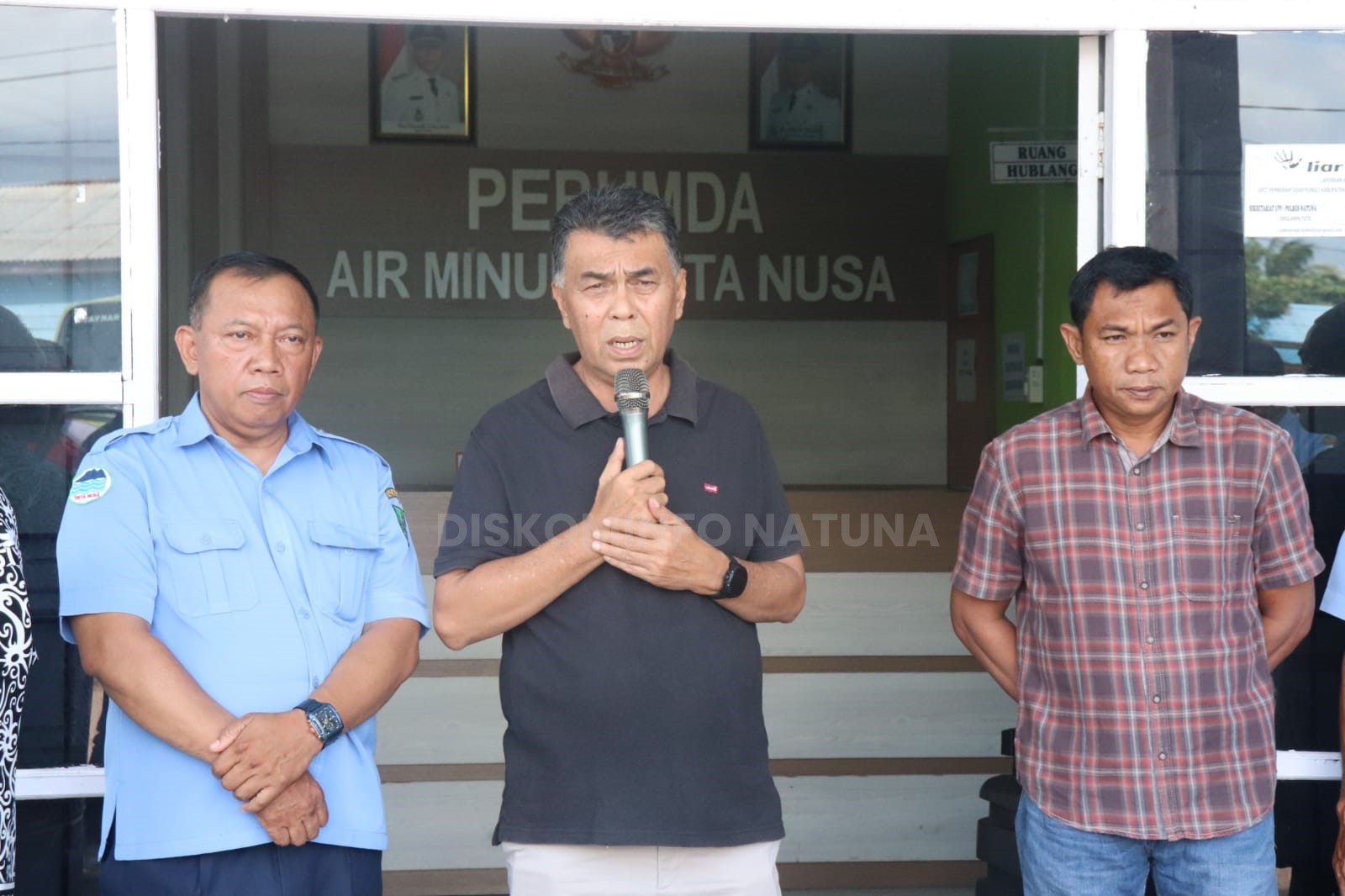 You are currently viewing Bupati Natuna Serahkan Bantuan Hibah Mobil Tangki Air Kepada PDAM Natuna