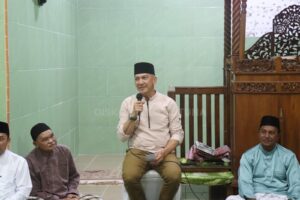 Read more about the article Safari Ramadhan ke Desa Selemam, Wakil Bupati Natuna Serahkan Bantuan Rumah Ibadah dan Bantuan Sembako