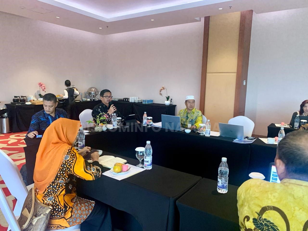 You are currently viewing Sekda Natuna Hadiri Rapat Koordinasi Bersama Kementerian Polhukam Terkait Permasalahan Telekomunikasi Dan Internet Di Kabupaten Natuna