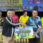 Bupati Natuna Dampingi Gubernur Kepri dalam Penutupan Piala Gubernur Zona Kabupaten Natuna