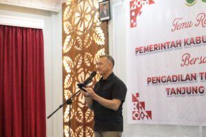 Read more about the article Wakil Bupati Natuna Temu Ramah dan Makan Malam Bersama Kepala Pengadilan Tinggi Kepri