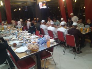 Read more about the article Bupati Natuna Sambut Lebih Dulu 61 Jamaah Haji Natuna di Batam