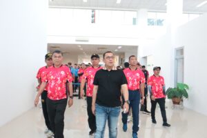 Read more about the article Bupati Natuna Antar Kapolda Kepulauan Riau Setelah Melaksanakan Kunjungan Kerjanya di Natuna