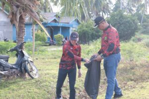 Read more about the article Awali Kunker di Hari Kedua, Rodhial Huda Gotong Royong Bersama Masyarakat Pulau Laut