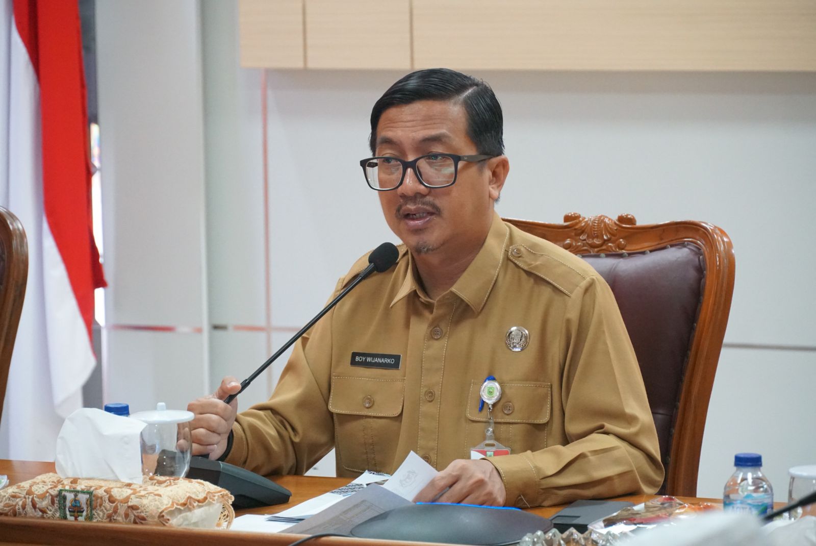 You are currently viewing Matangkan Persiapan Parade Jetski di Serasan, Sekda Natuna Pimpin Rapat Finalisasi
