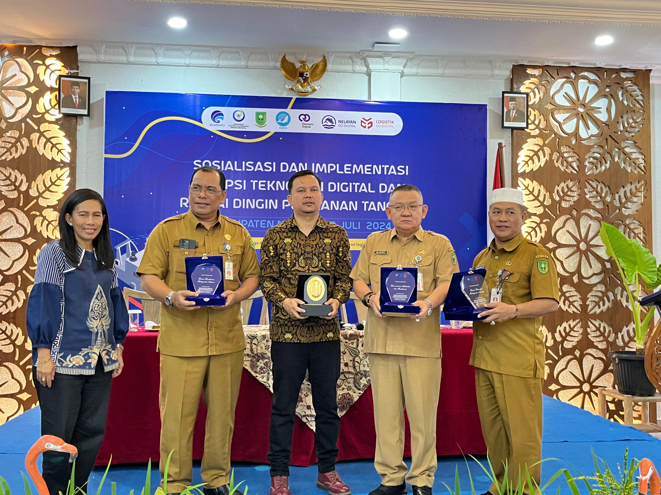 You are currently viewing Asisten II Bupati Natuna Secara Resmi Buka Sosialisasi dan Implementasi Adopsi Teknologi Digital dan Rantai Dingin Perikanan Tangkap