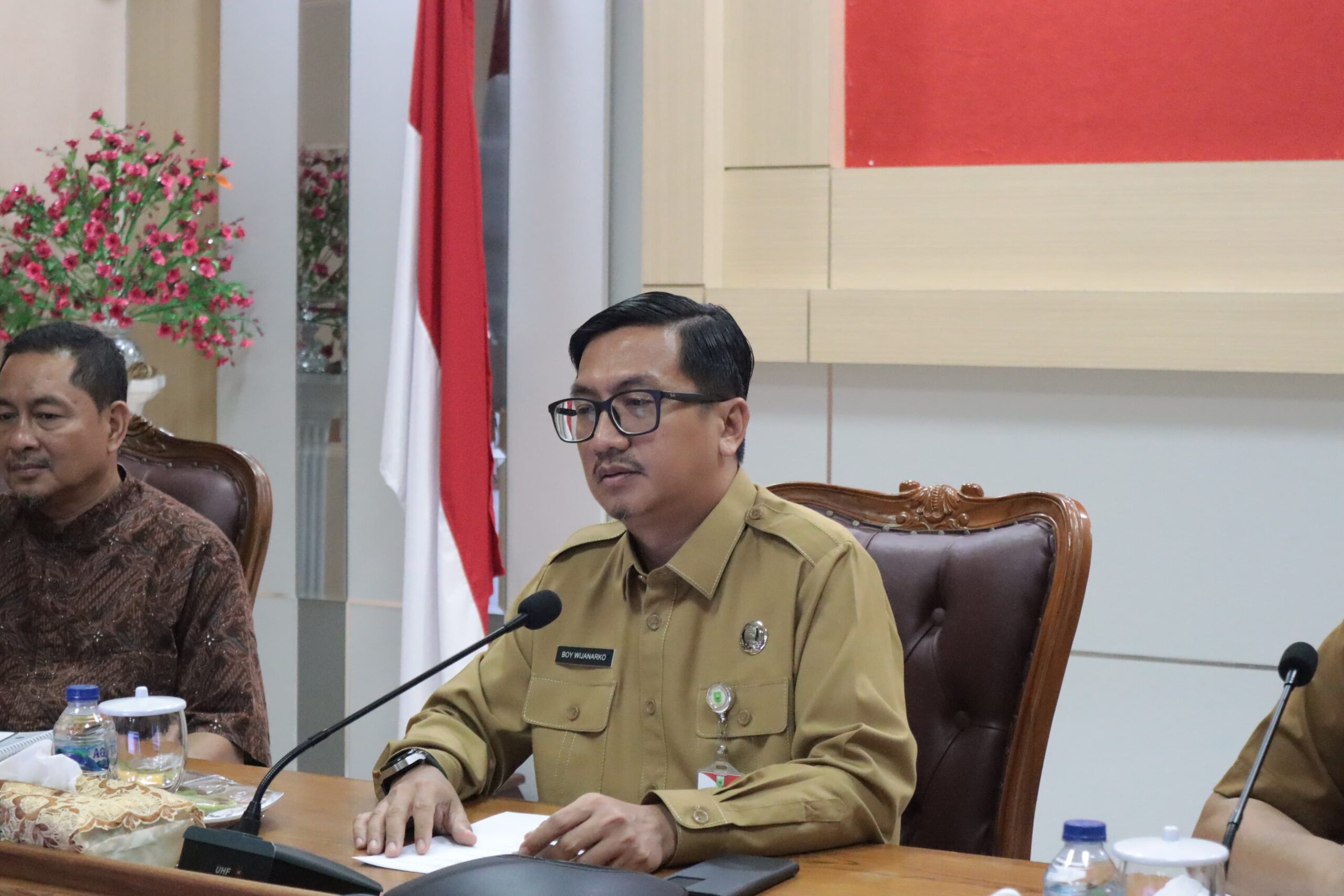 You are currently viewing Rapat Koordinasi Event Natuna Geopark Ride 2024, Sekda Natuna Nyatakan Siap dan Mendukung Penuh Kegiatan Event