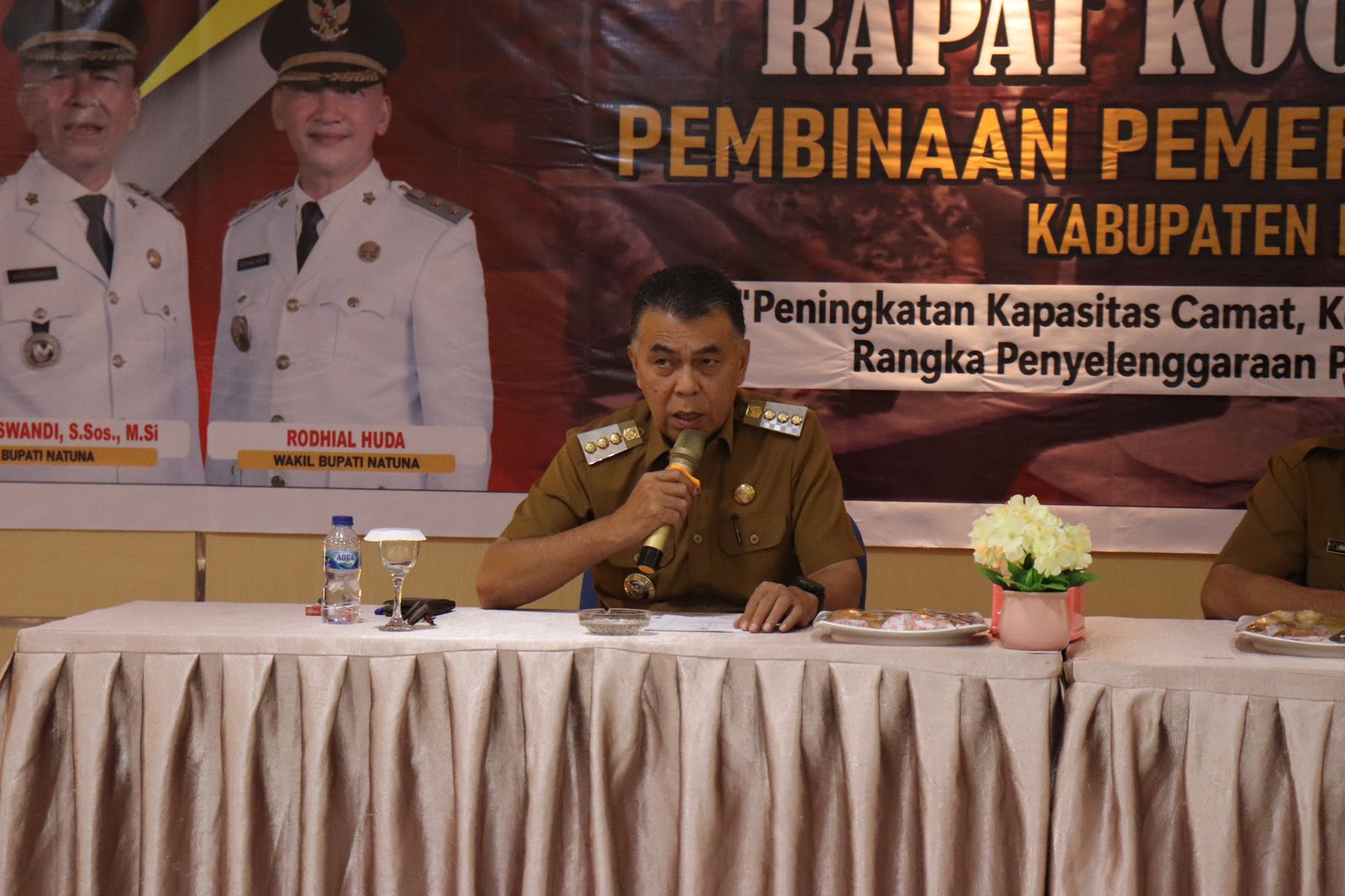 You are currently viewing Bupati Natuna Buka Rapat Koordinasi Pembinaan Pemerintahan Desa Kabupaten Natuna