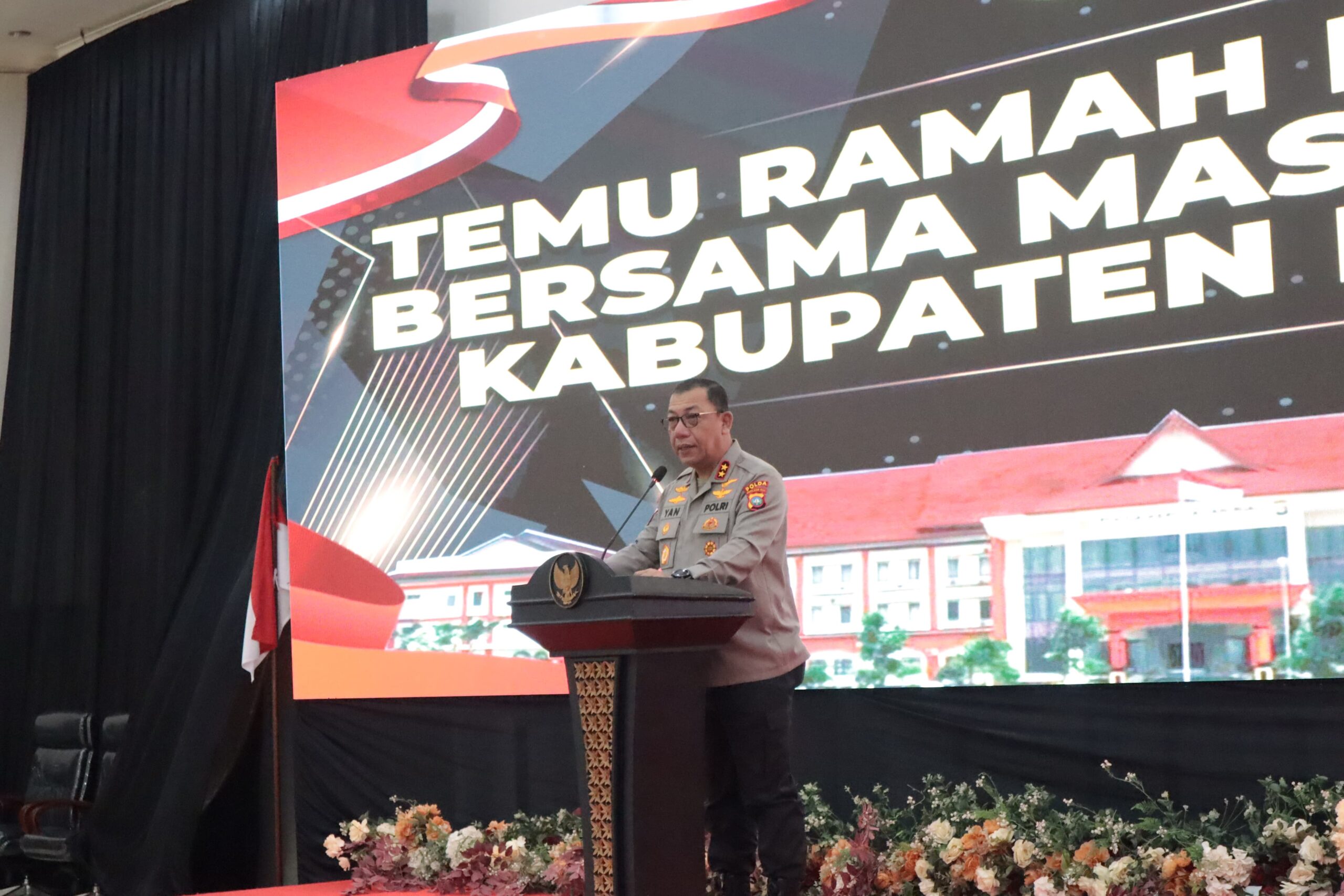 You are currently viewing Kapolda Kepri Gelar Pertemuan Ramah Tamah bersama Masyarakat Natuna