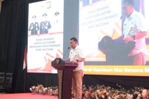 Read more about the article Bupati Wan Siswandi Dampingi Kapolda Kepri Temu Ramah Tamah Bersama Masyarakat Natuna