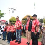 Bupati Natuna Bersama Kapolda Lepas Peserta Jalan Santai Bersama