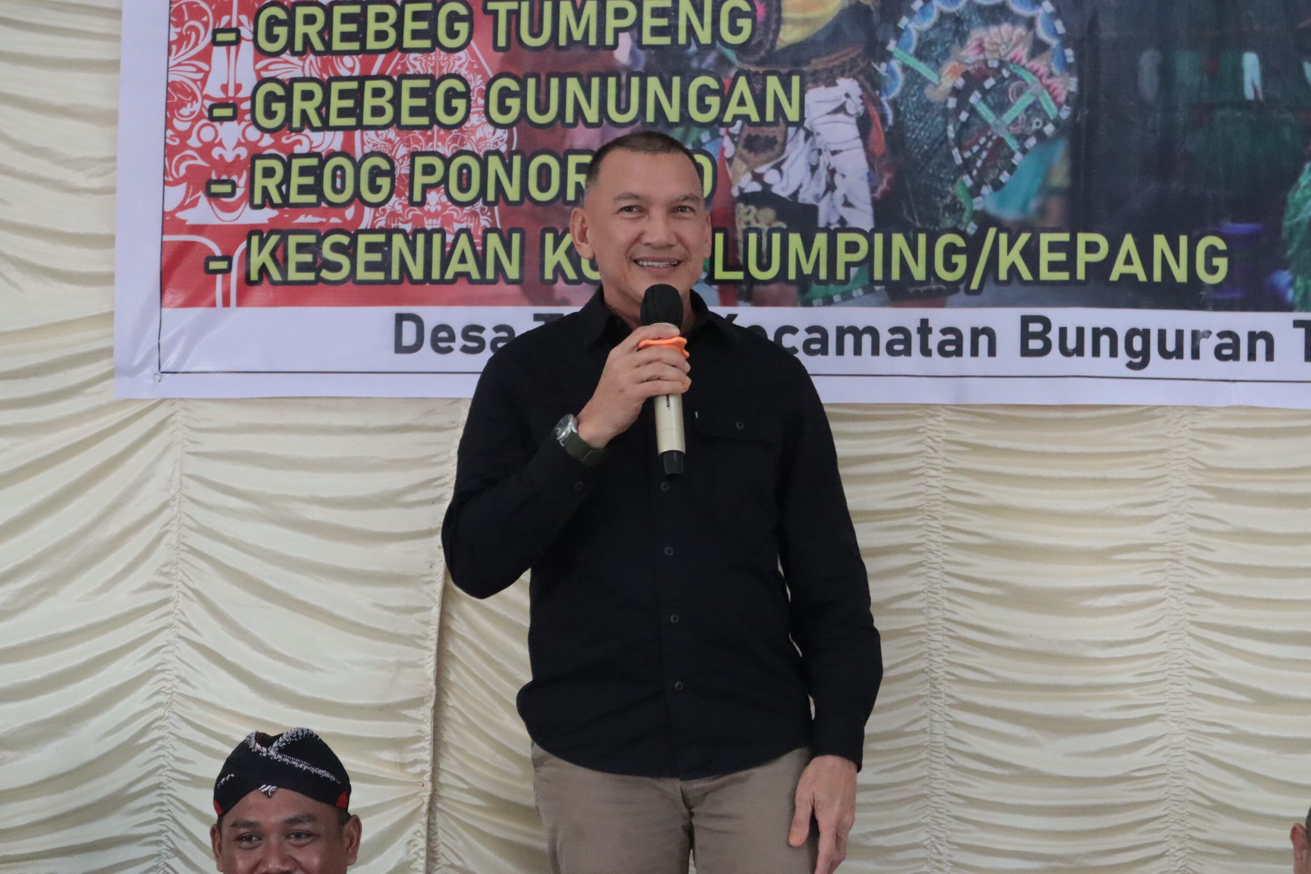 You are currently viewing Wakil Bupati Natuna Hadiri Pagelaran Budaya Desa 1 Suro