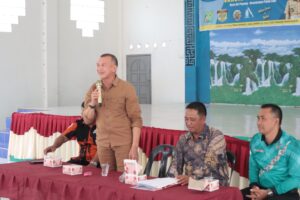 Read more about the article Serahkan Bantuan Pembinaan Kepada Guru Ngaji, Wakil Bupati Natuna : Wujudkan anak yang pandai mengaji dan memiliki akhlakul karimah