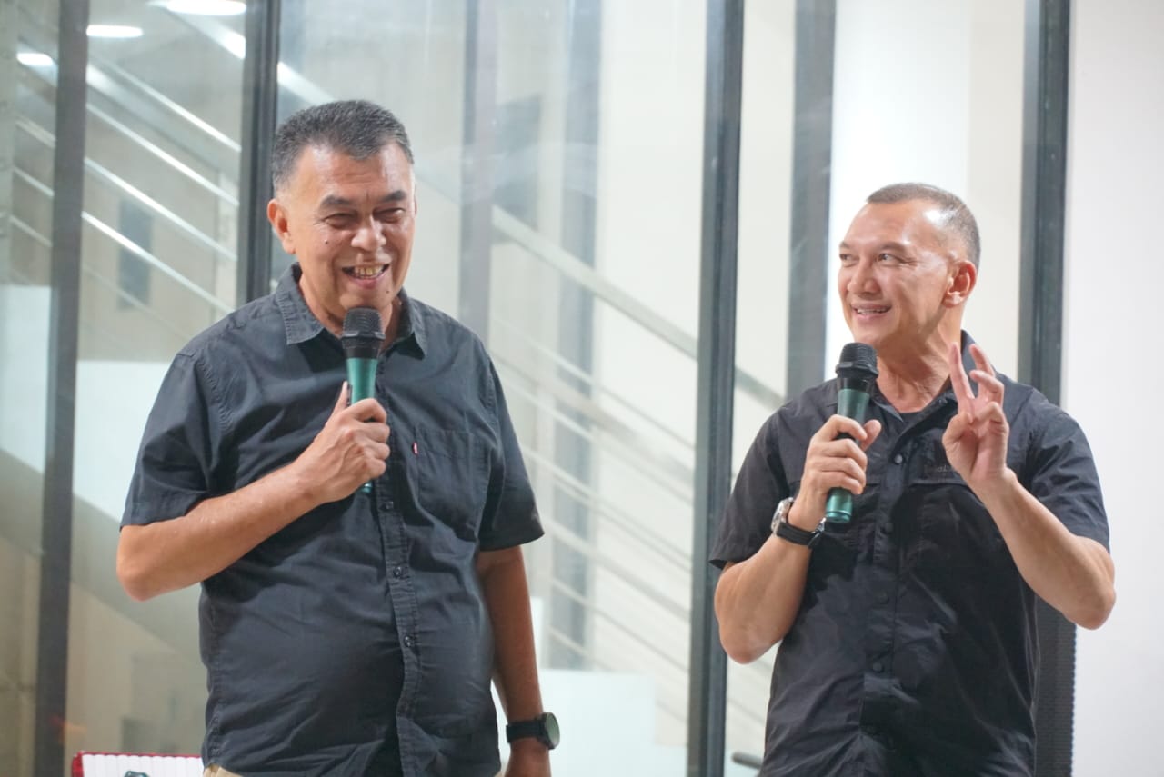 You are currently viewing Bupati Natuna dan Wakilnya Gelar Malam Ramah Tamah Bersama Partisipan Parade Jet Ski