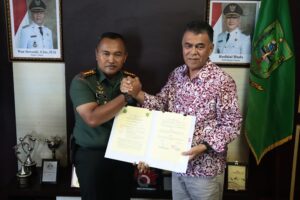 Read more about the article Bupati Natuna Serahkan Tanah Hibah Kepada Kodim 0318/Natuna