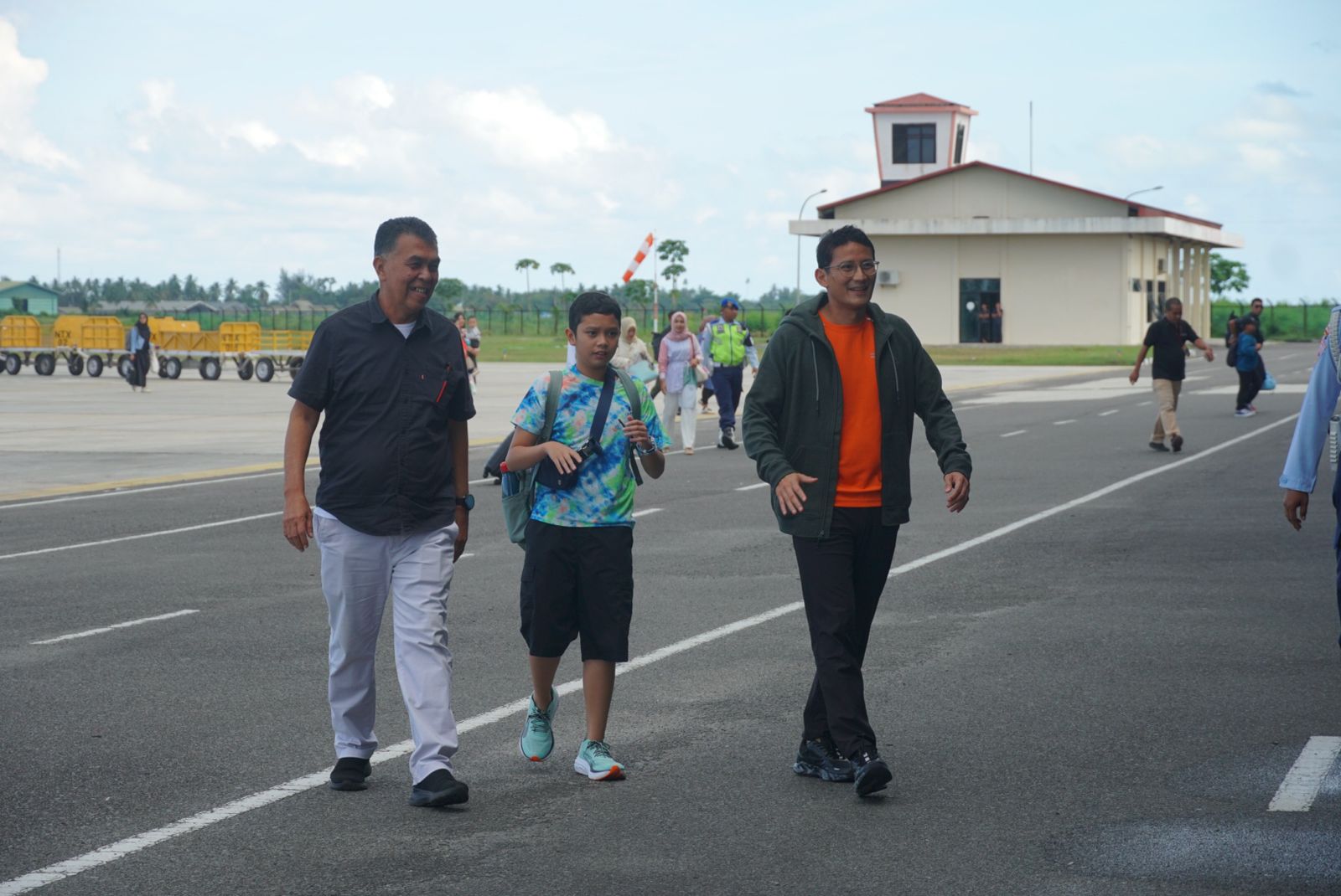 You are currently viewing Tiba di Natuna, Menparekraf Sandiaga Uno disambut Bupati Natuna Wan Siswandi