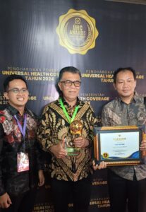 Read more about the article Pemerintah Kabupaten Natuna Kembali Raih Penghargaan Universal Health Coverage (UHC)
