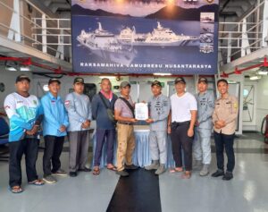 Read more about the article Pemkab Natuna Bersama Bakamla RI Jemput Nelayan Natuna Dari Malaysia
