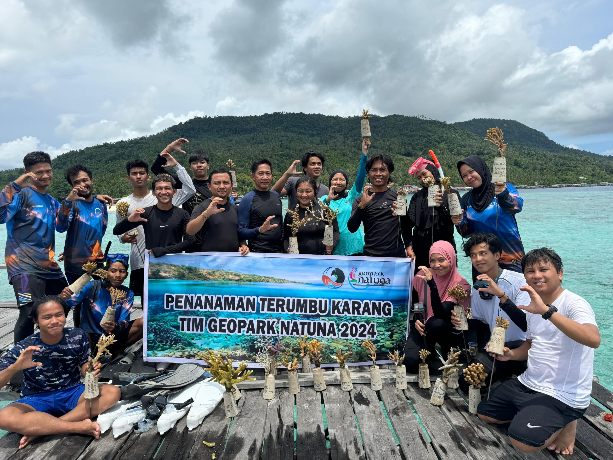 Badan Pengelola Geopark Nasional (BPGN) Natuna Lakukan Konservasi Terumbu Karang