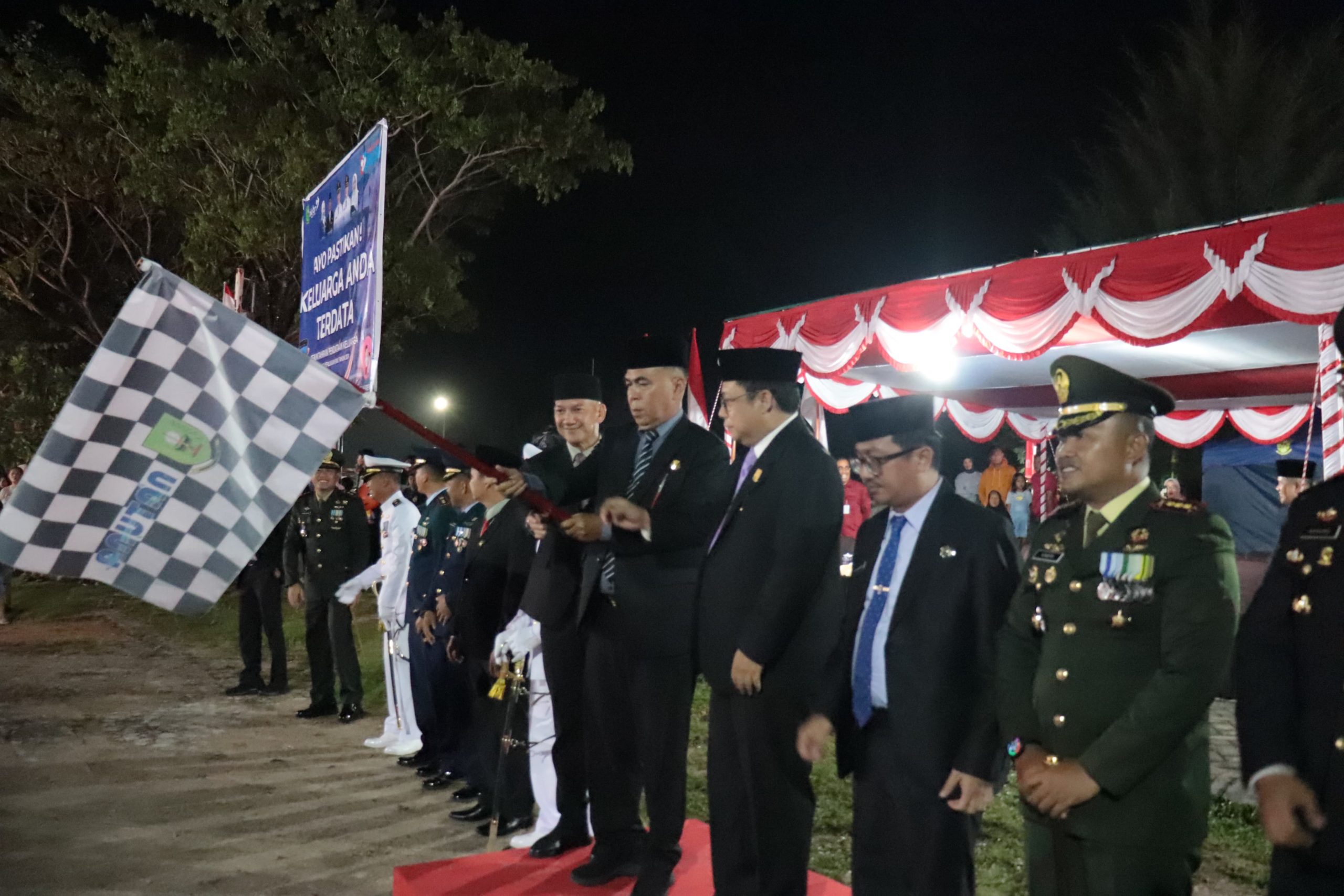 Semarak Pawai Obor Sambut Hari Kemerdekaan RI ke-79 di Kabupaten Natuna