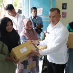 Wakil Bupati Natuna Serahkan Bantuan Peralatan Pelaku UMKM Perempuan Desa di Kaling II Air Raya