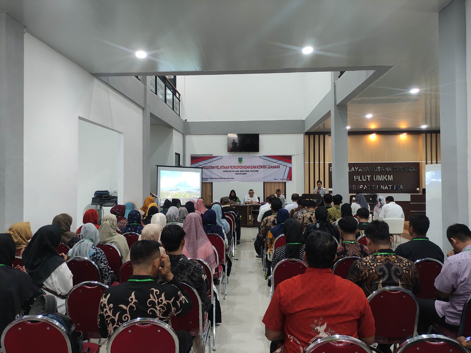 You are currently viewing Pemda Natuna Gelar Pelatihan Perkoperasian dan Kewirausahaan Bagi Pelaku Usaha Mikro