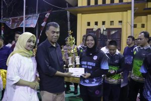 Read more about the article Bupati Natuna Tutup Turnamen Voli Kecamatan Serasan Timur