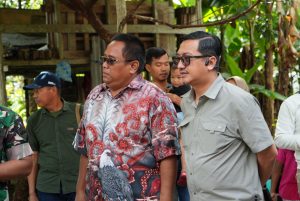 Read more about the article Sekda Natuna Pantau Pilkada Serentak 2024 di Sejumlah TPS