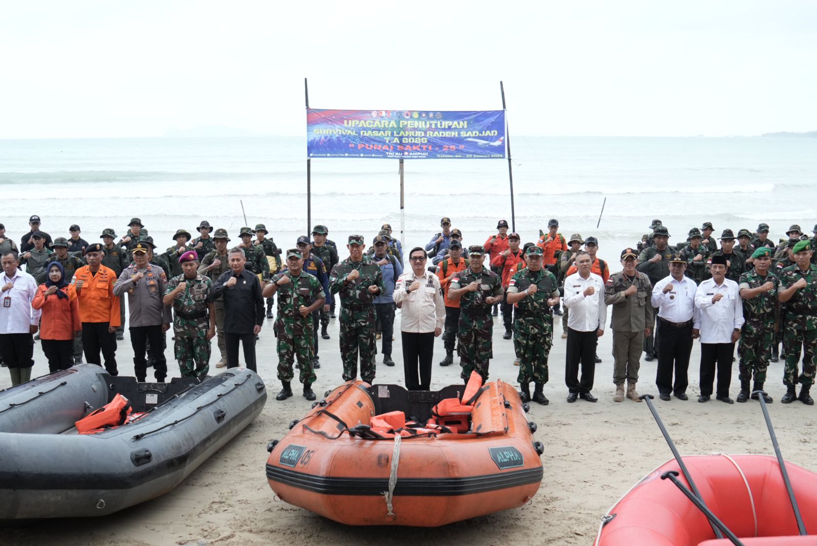 Sekda Natuna Hadiri Upacara Penutupan Survival Dasar Lanud Raden Sadjad 2025.